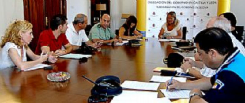 Durante la reunión se acordó los detalles de la campaña para las fiestas del barrio