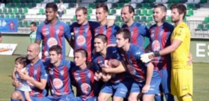 Uno de los equipos de la Gimnástica Segoviana que formó en el campo de La Albuera la pasada campaña. / Juan Martín