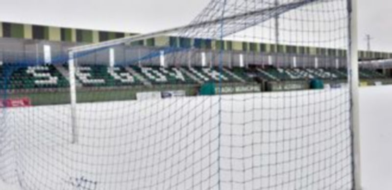 Aspecto que presentaba ayer al mediodia el campo de fútbol de La Albuera
