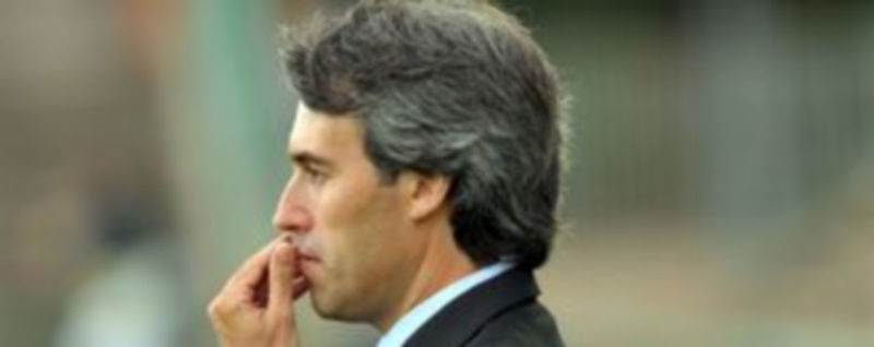 Gesto de Carlos Tornadijo durante un partido de su etapa como entrenador de la Gimnástica Segoviana. / Kamarero