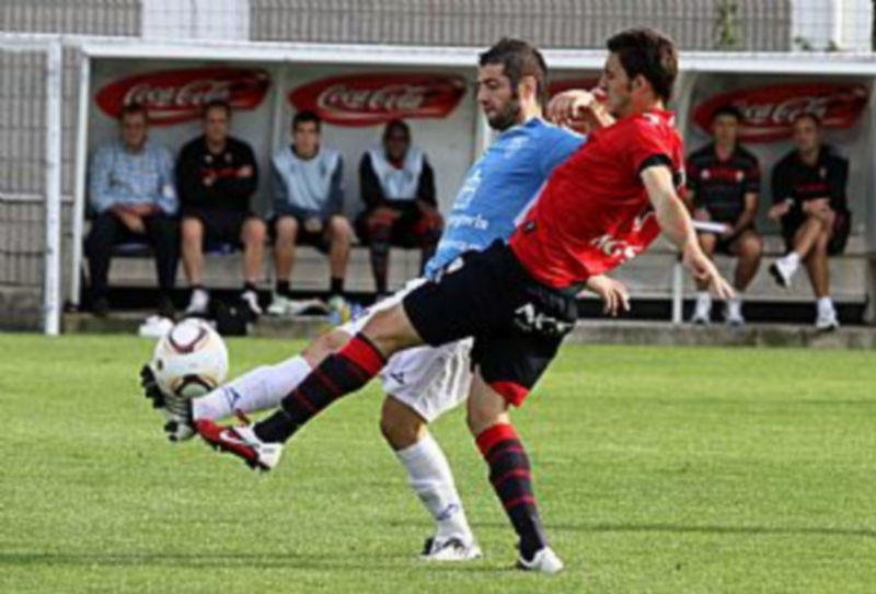 Superados por el filial rojillo 1 El delantero gimnástico Mariano (en la imagen