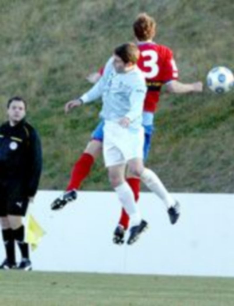 Imagen del encuentro jugado por la Segoviana en el campo del Numancia B. /HERALDO DE SORIA