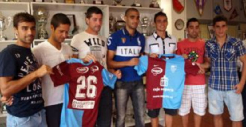 De izquierda a derecha Cajoto