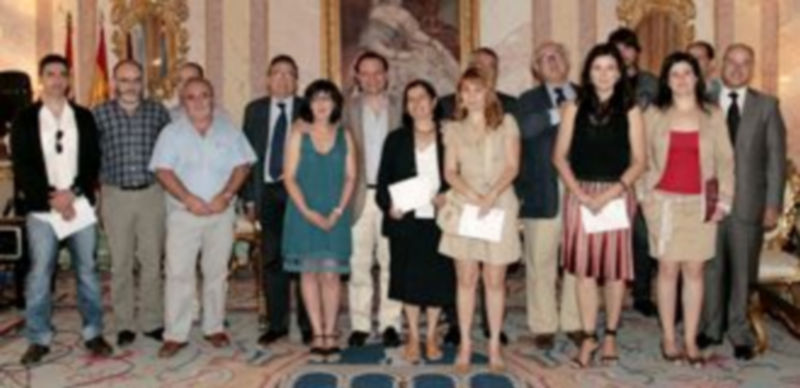 El alcalde de Segovia ha entregado subvenciones a nueve empresas. / LARA MAZAGATOS