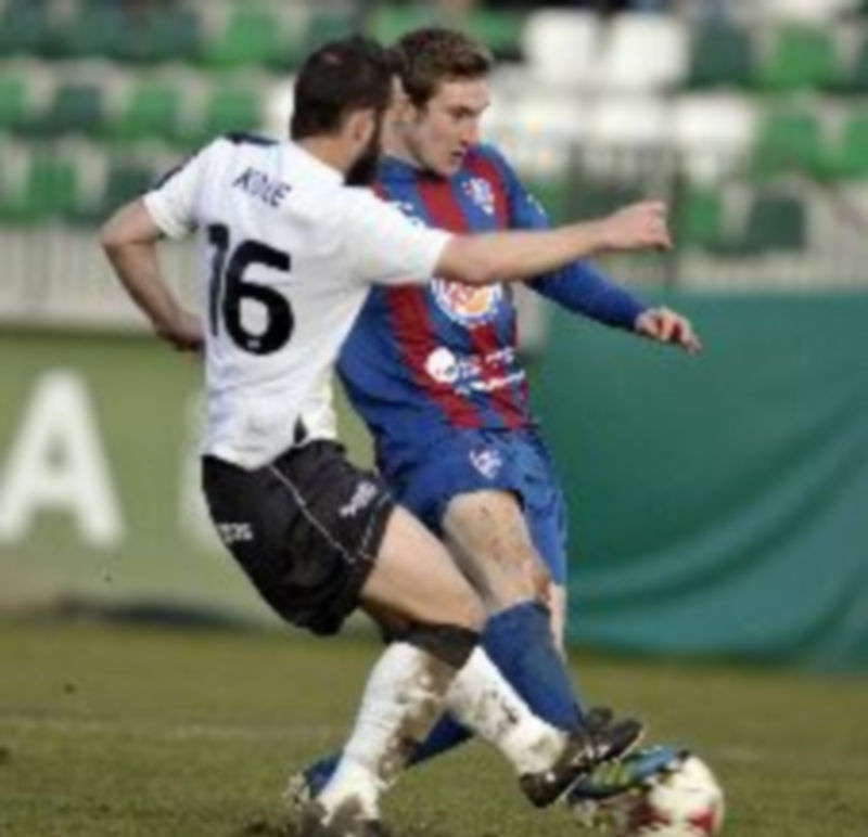 Así consiguió Dani Arribas el gol que le dio la victoria a la Segoviana. / J. Martín