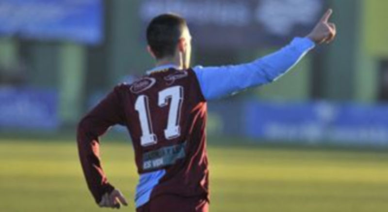 David Terleira y Antonio Pino han tenido escasas ocasiones de celebrar goles vistiendo la camiseta de la Segoviana. De su acierto depende que el equipo gane partidos. / Juan Martín.