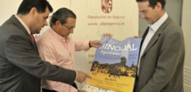 Un libro con historia 1 La presentación del fin de semana dedicado al Sinodal de Aguilaente tuvo lugar esta mañana. /Alberto Benavente