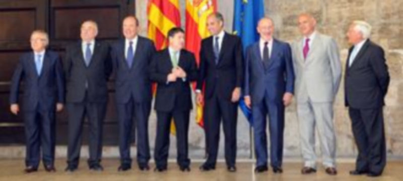Los presidentes de las siete entidades durante la reunión con Camps./ EL ADELANTADO