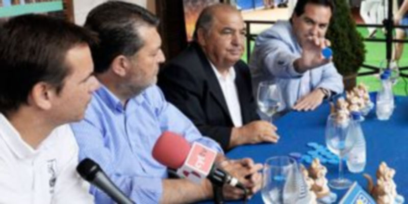 De izquierda a derecha