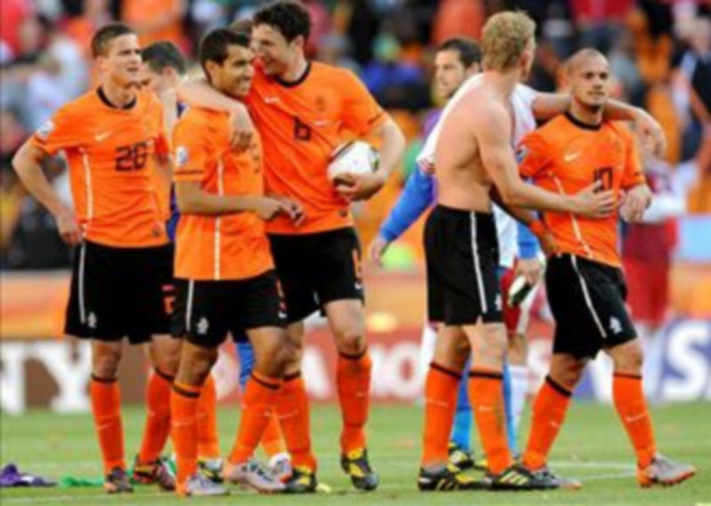 De izquierda a derecha