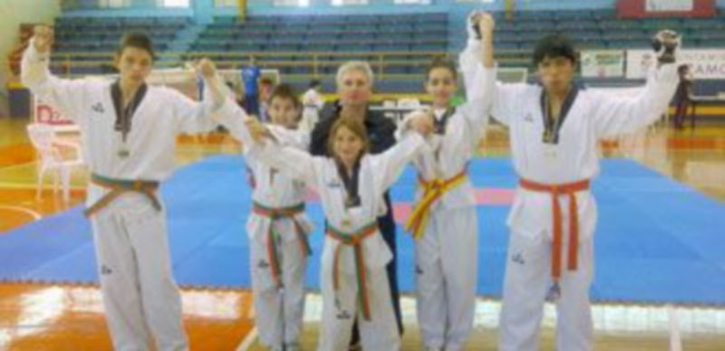 Óscar Blanco y sus cinco alumnos