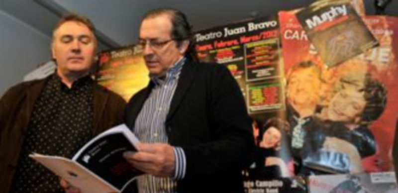 El diputado delegado de Cultura y el coordinador del teatro. / KAMARERO