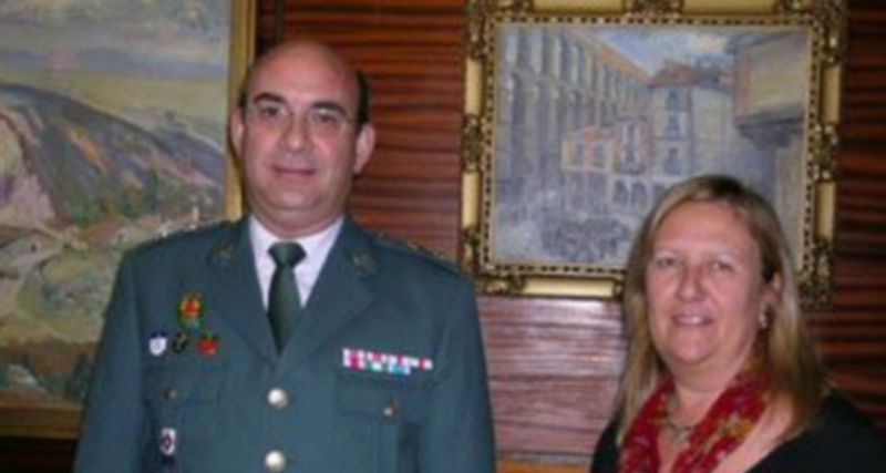 El teniente coronel Juan Miguel Jiménez junto a la subdelegada del gobierno María Teresa Rodrigo./EL ADELANTADO