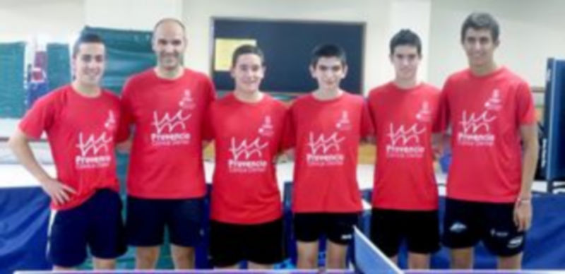 Los jugadores de los conjuntos “A” y “B” del ATM Segovia que jugarán en la Segunda División. / El Adelantado