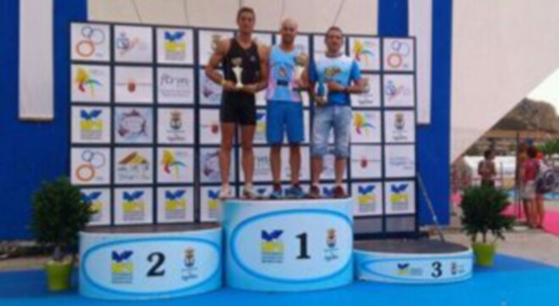 Uno de los pódiums de la cita clasificatoria celebrada en Águilas. / El Adelantado