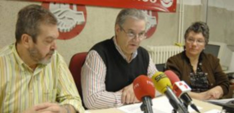 Un momento de la rueda de prensa de UGT. / ALBERTO BENAVENTE
