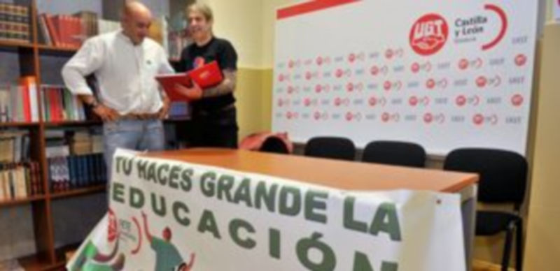 Los representantes del sector enseñanza de UGT y CCOO./KAMARERO