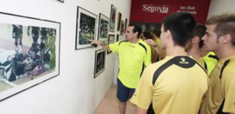 Los jugadores y el directivo del Segovia Futsal
