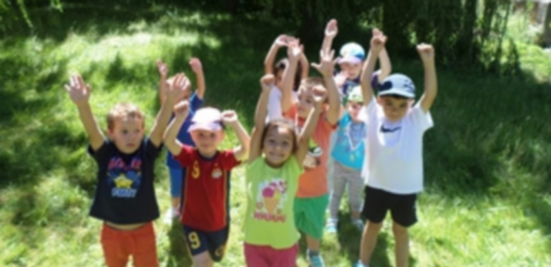 Los talleres ofrecen a los niños la posibilidad de realizar actividades manuales que fomentan su creatividad y expresión. / El Adelantado