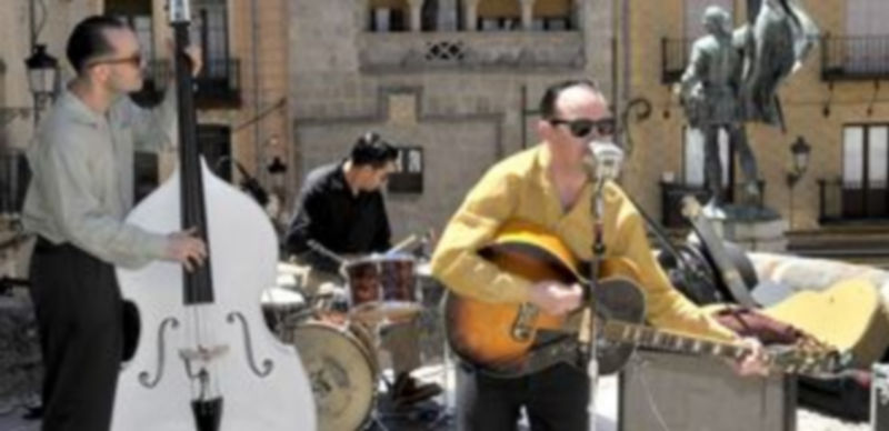 Charlie Hightone and The Rock it’s. / kamarero