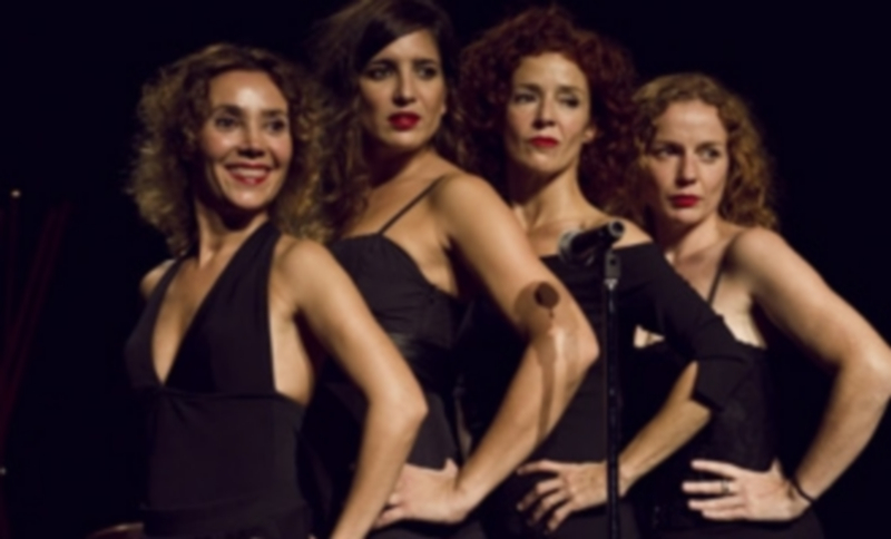 Lucía Jiménez (2i.) junto a Carolina Solas