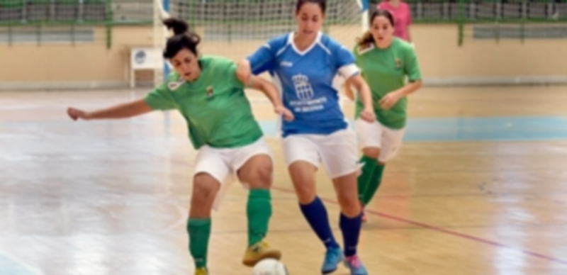 Jugada del encuentro entre el Unami y el Escuelas Municipales de Alovera celebrado en Segovia. / Juan Martín