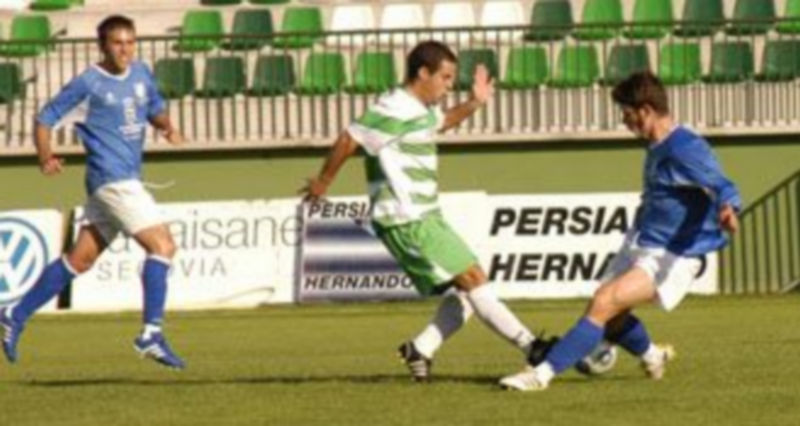 Jugada de un partido del Unami en La Albuera. / Juan Martín