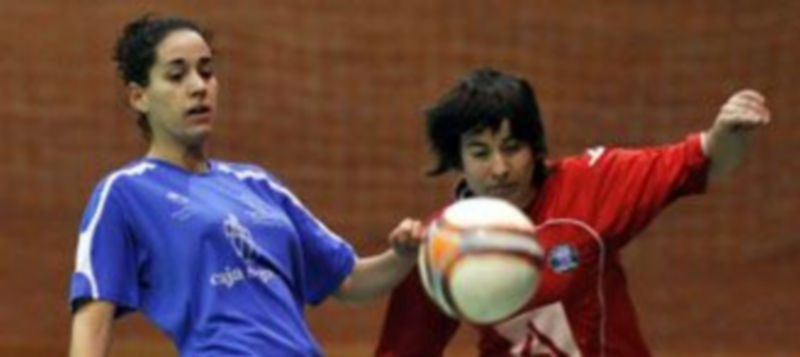 Momento de un encuentro del Unami Caja Segovia en el pabellón María Martín. / Juan Martín