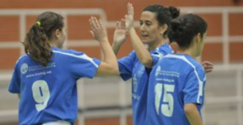 Vane (en el centro) regresa a la convocatoria para aportar seguridad defensiva frente al Leganés. / Juan Martín