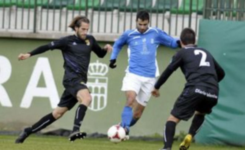 Momento del encuentro entre el Unami y el Palencia. / J.M.
