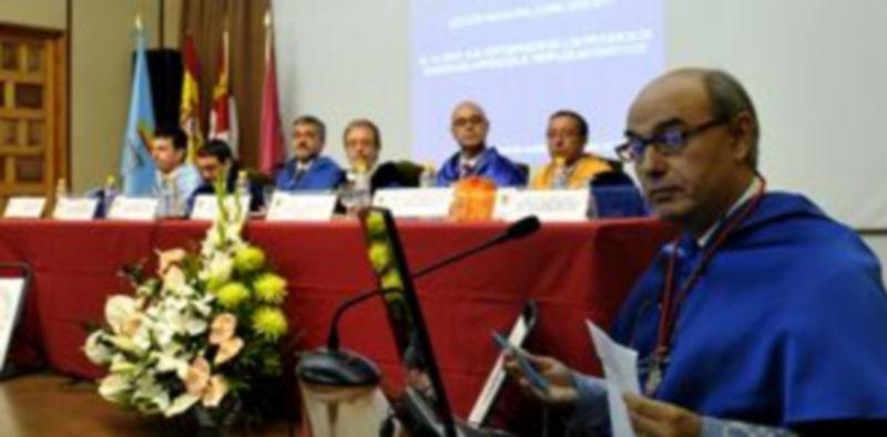 El profesor Santiago Hidalgo impartió la lección inaugural./JUAN MARTÍN