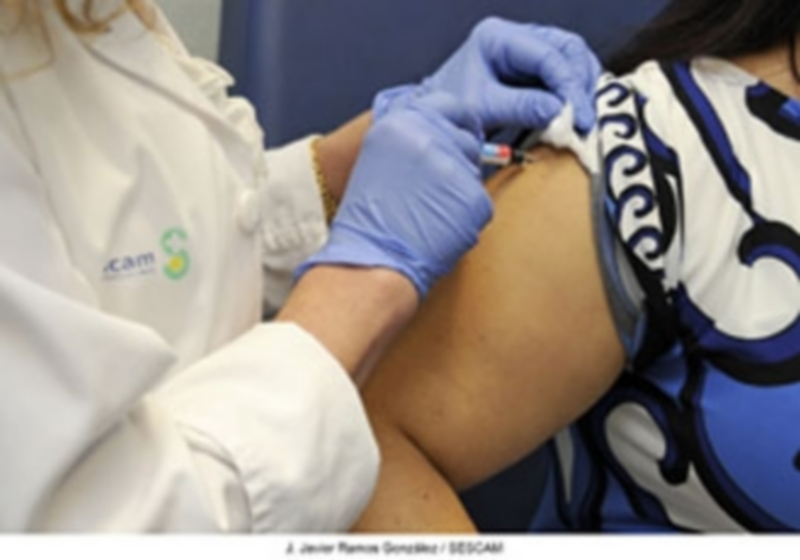 La Comunidad compró 672.000 antigripales para la nueva campaña 1 Las vacunas están dirigidas mayoritariamente a personas de más de 70 años de edad. / europa press