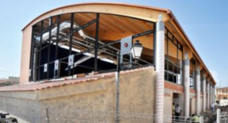 Imagen tomada durante el proceso de reconversión del frontón de Valverde en pabellón polideportivo. / KAMARERO