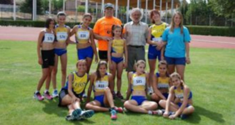 Un grupo de atletas del club Velox