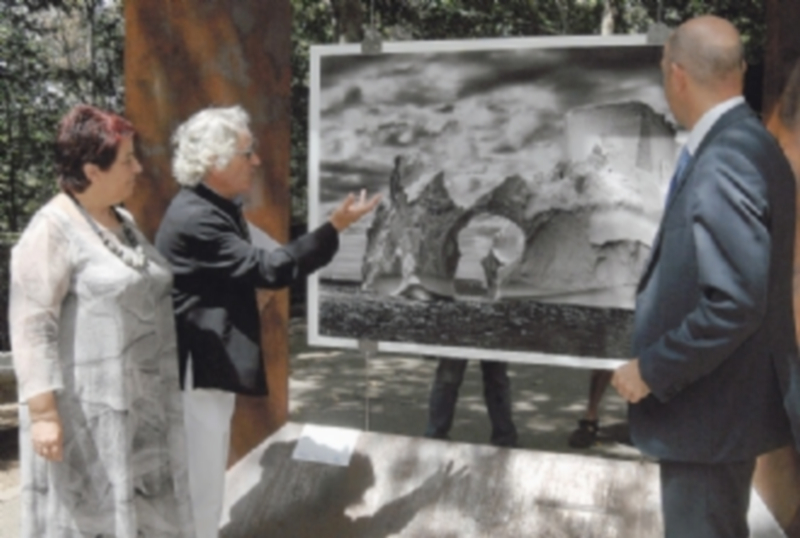 Los paraísos de Salgado 1 Luquero y Gutiérrez (la Caixa) atienden las explicaciones de González