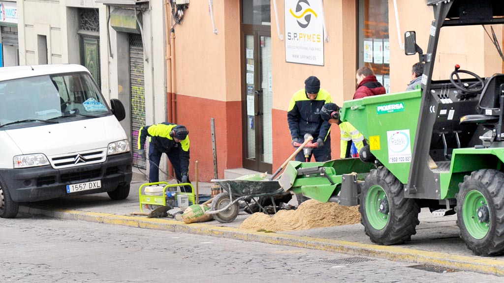 Obras en la acera de la calle de San Juan