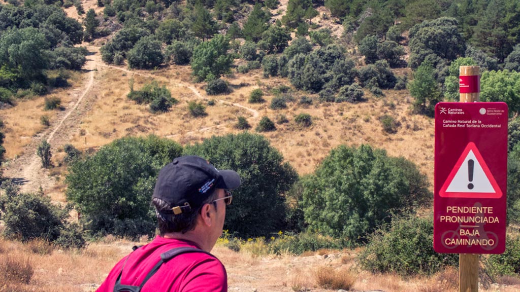 Un caminante en la Cañada Real.