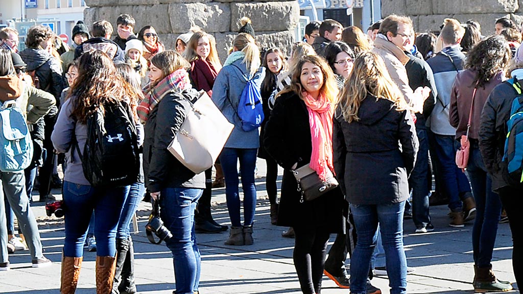 Turistas-Azoguejo_KAM8554