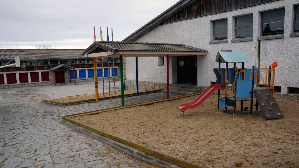 Instalaciones del colegio La Pradera de Valsaín que es también una comunidad de aprendizaje. / KAMARERO