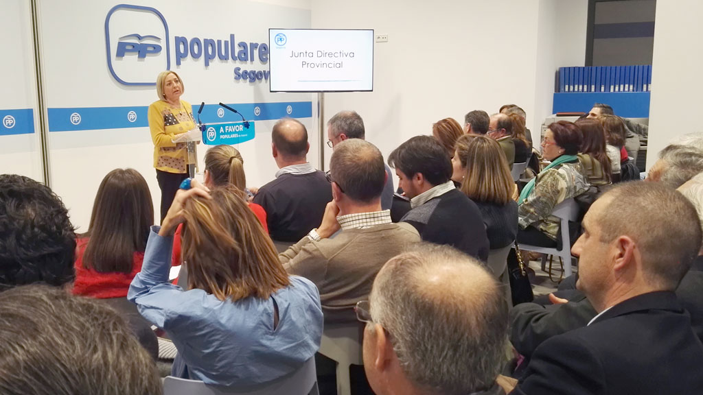 Paloma Sanz preside su primera junta directiva