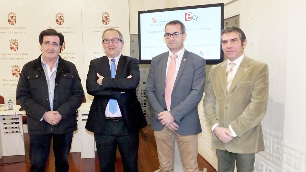 Responsables de la Junta y la Diputación, junto a los alcaldes de Cuéllar y Sepúlveda, en la presentación. / el adelantado