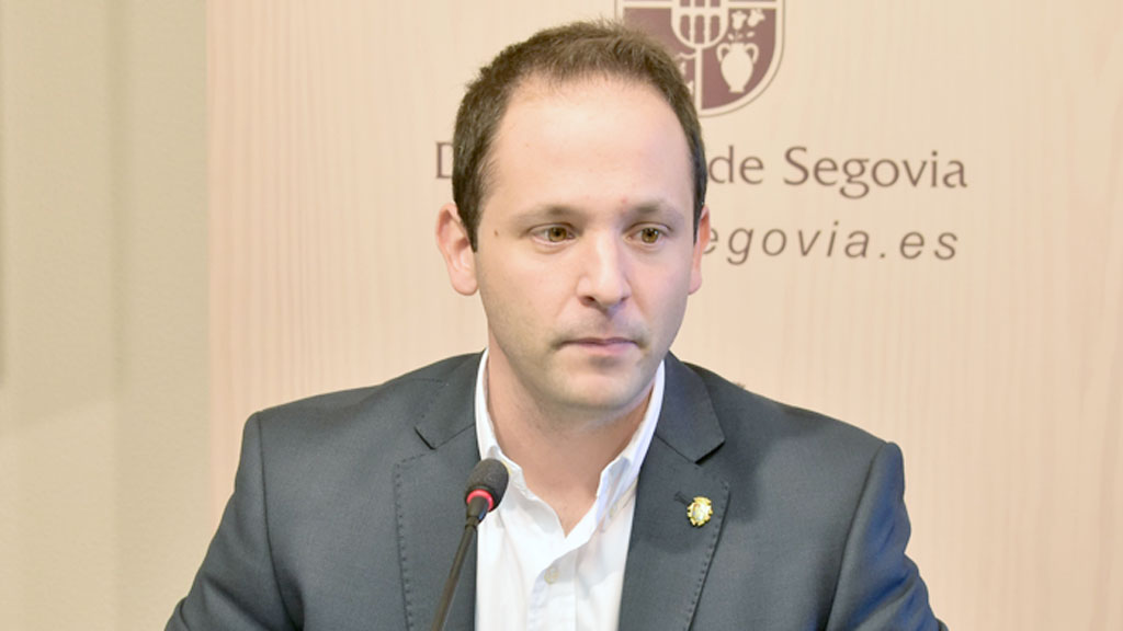 Alberto Serna, portavoz del PSOE en la Diputación. / el adelantado