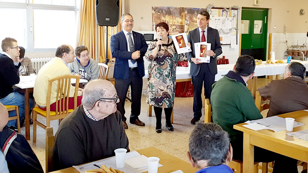 Visita de la alcaldesa a la residencia de Apadefim