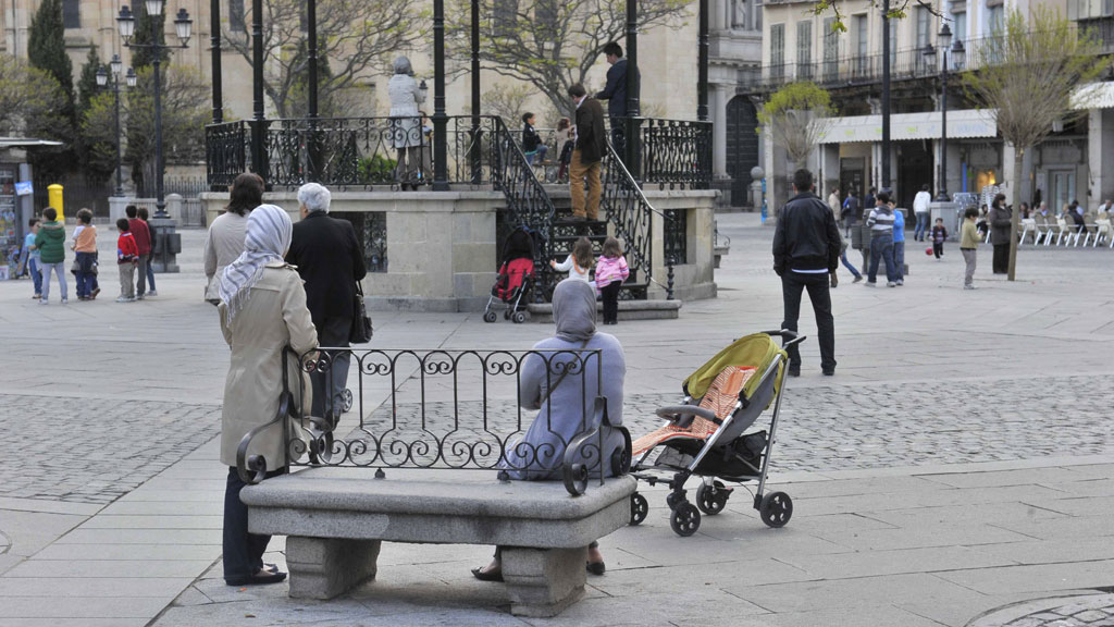 extranjeros en la plaza mayor
