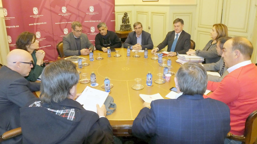9_1 Diputacion reunion por la entrega de tributos a los ayuntamientos