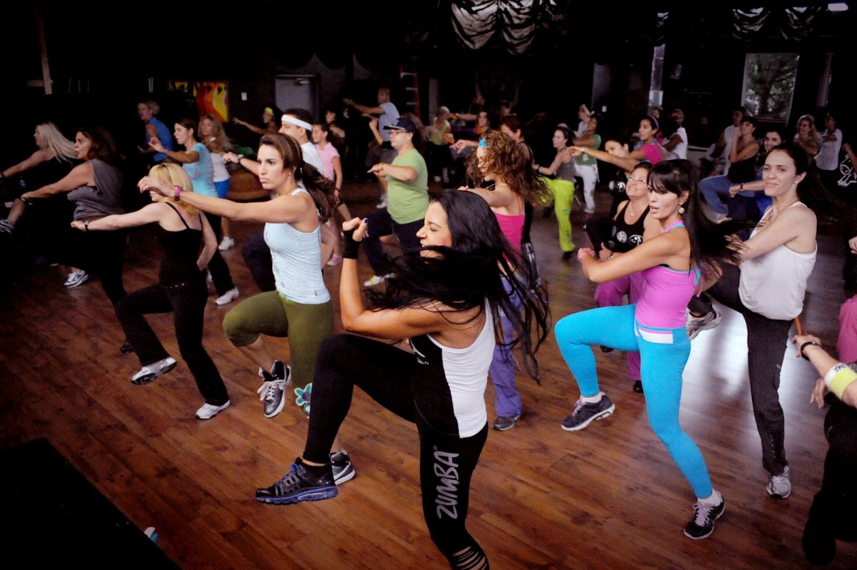 Practicar zumba está recomendado para todas las edades