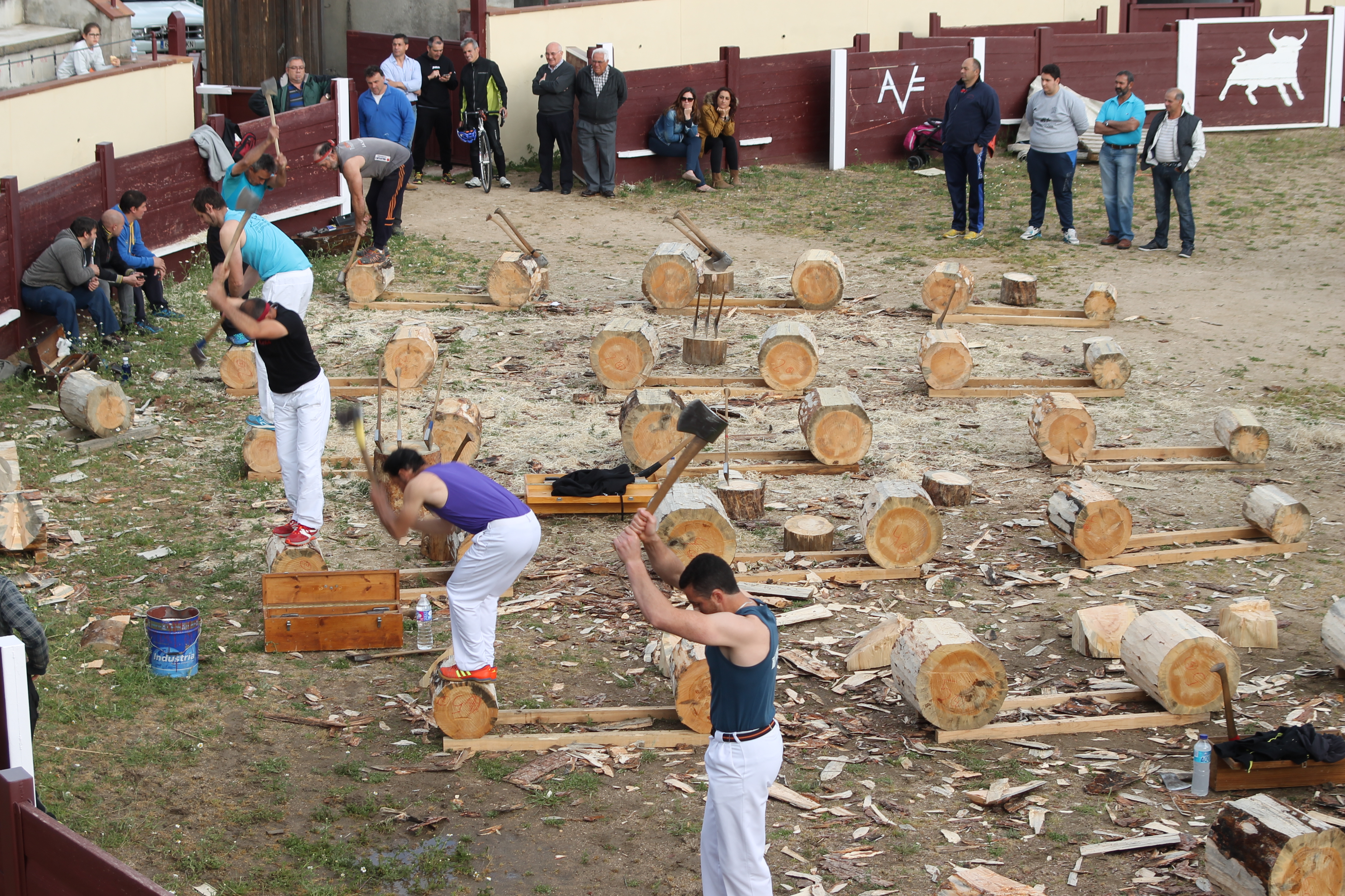 Imagen de archivo de un concurso de cortadores de troncos en Valsaín