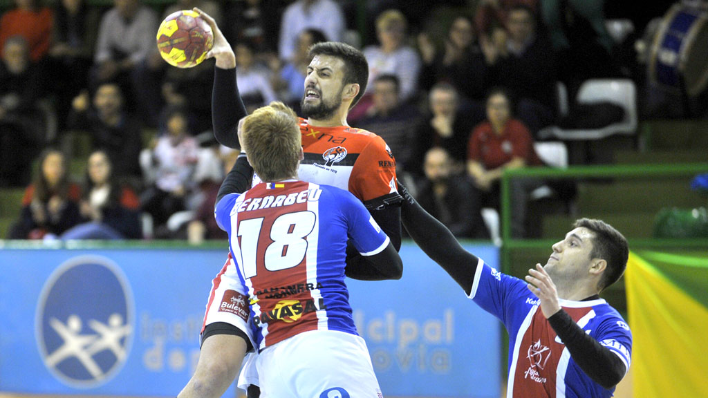 Agustín Casado frente al Agustinos. / KAMARERO