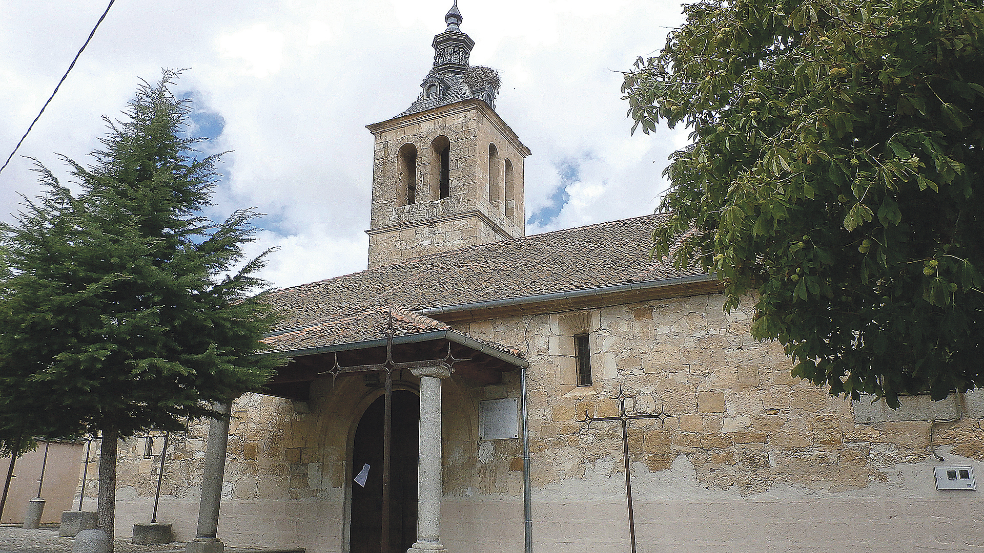 Iglesia parroquial de San Juan Evangelista.