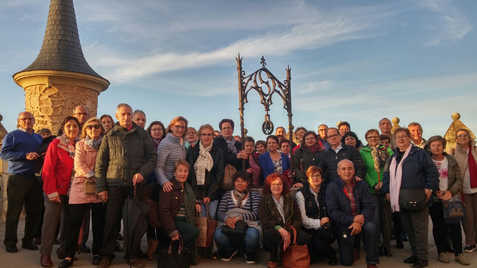 De los 4oo asociados de Foro Local, un gran grupo de ellos, salen cada verano juntos de excursión. / E. A.